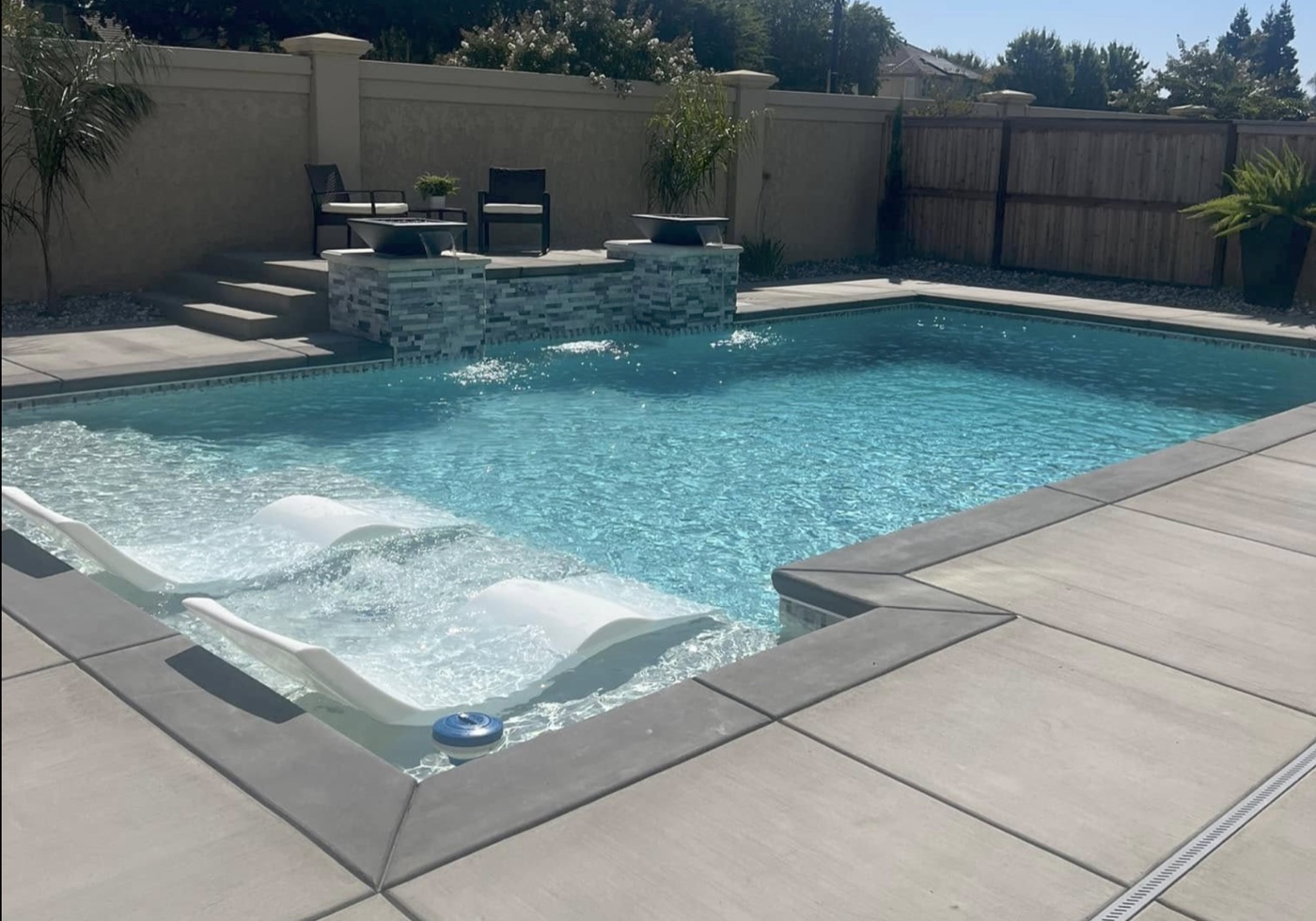Completed backyard pool by DIY Pools and Spas